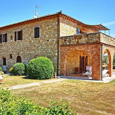 Vittoriana Near By Posarellivillas