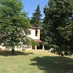 Vittoriana Near By Posarellivillas