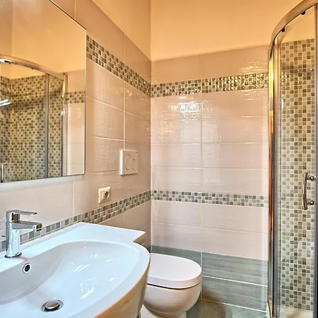 Vittoriana Near By Posarellivillas דירה *