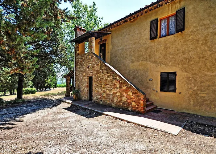 Vittoriana Near By Posarellivillas *